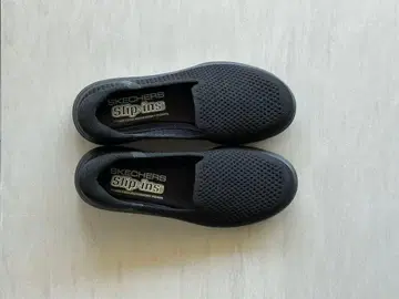 SKECHERS Slip-ins 블랙 스니커즈