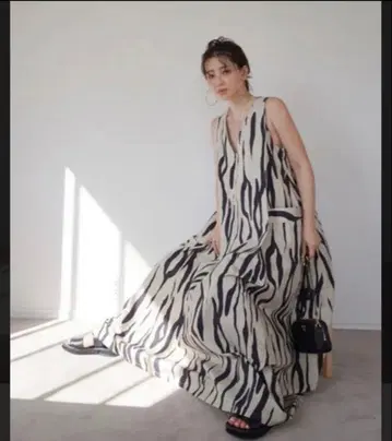 ETRE TOKYO 제브라 페인트 코튼 텐트 원피스