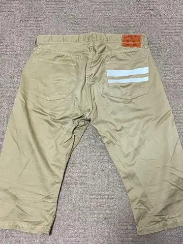 모모타로 진즈 출진 크롭 팬츠 7부 기장 베이지