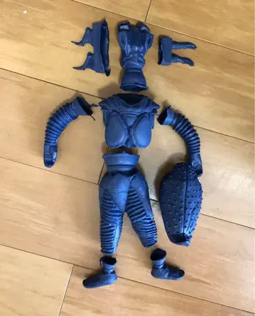 웨이브 1/182 울트라맨 우주공룡 제튼 소프트 비닐 키트