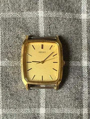 SEIKO 골드 스퀘어 손목시계 빈티지