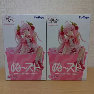 누스토 벚꽃 미쿠 2025 윙크 피규어 2개 세트