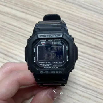 G-SHOCK 솔라 블랙
