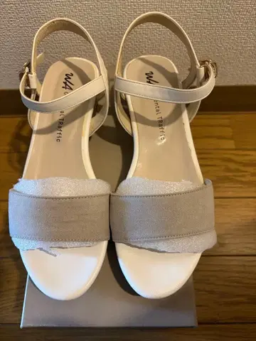 ORiental TRaffic 그레이&화이트 샌들 M 사이즈