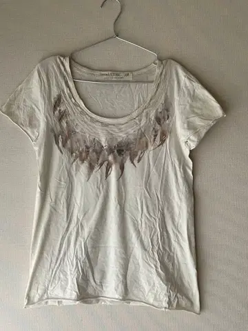 [레어] Goa 깃털 무늬 T셔츠