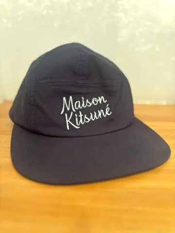 메종 키츠네 블랙 캡