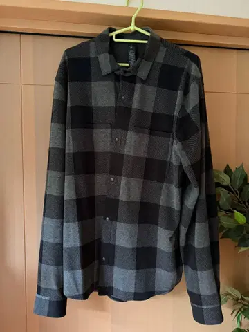 룰루레몬 블랙/그레이 체크 플란넬 셔츠 L