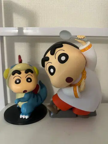 짱구는 못말려 피규어 2개 세트