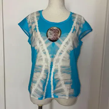 4298 시즈카 코무로 레이스 그림이 멋진 T셔츠 스카이블루