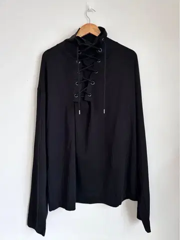 드리스 반 노튼 25AW 롱 슬리브 블랙