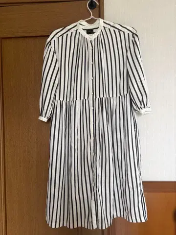 nest Robe 네스트로브 스트라이프 원피스