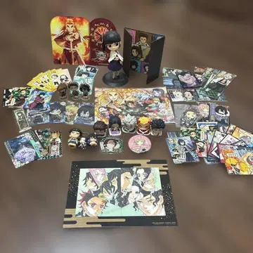 귀멸의 칼날 피규어 씰 시계 아크릴 스탠드 카드 등 굿즈 묶음 판매