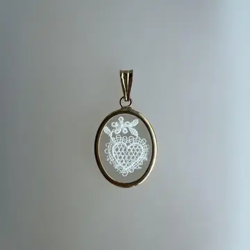 벨기에 브뤼주 레이스 하트형 무늬 펜던트 탑