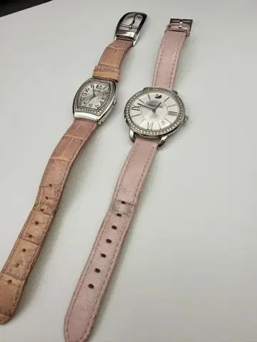 SWAROVSKI 포함 손목시계 2점 세트 여성용 스톤 B6