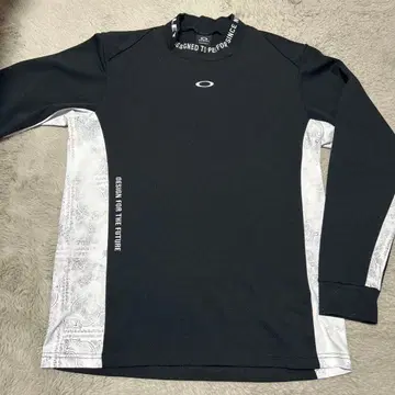 Oakley 모크넥 긴팔 셔츠 블랙/화이트 오클리