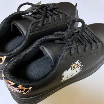 산리오 키티 아베일 스니커즈 표범 무늬