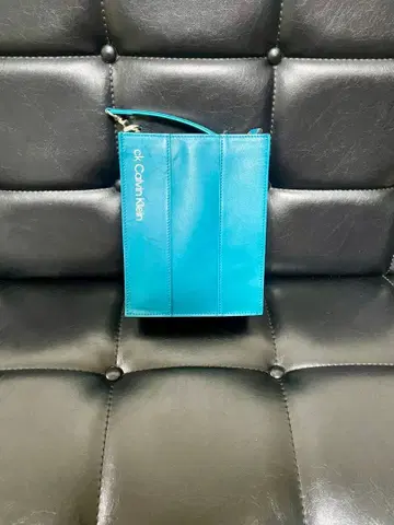 ck Calvin Klein 터콰이즈 숄더백