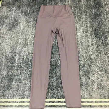 LULULEMON 사이즈 2 연보라 하이웨스트 레깅스