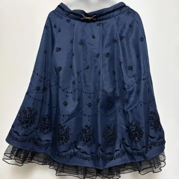 axes femme 네이비 플레어 스커트 꽃무늬 자수