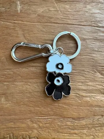 마리메꼬 플라워 키링 인기 화이트 블랙 새상품급