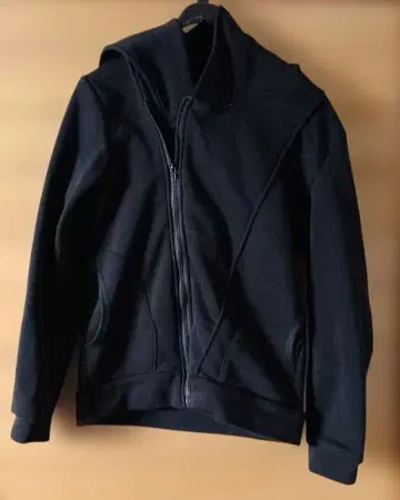 블랙 후드 부착 집업 M 사이즈