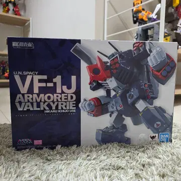 [ 컨디션 최상 ] DX 초합금 반다이 VF-1J 아머드 발키리