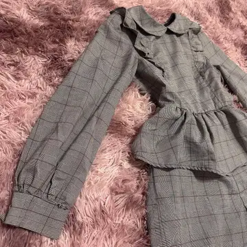 앙크루즈 체크 무늬 프릴 콤비네존