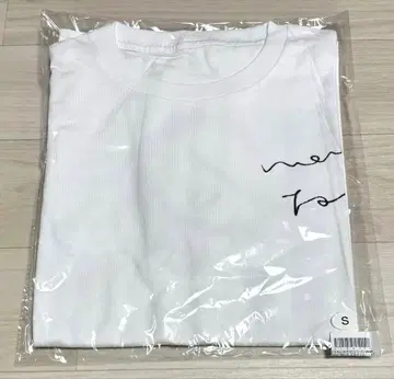 모모이로 클로버Z 모모타 카나코 빅 실루엣 t셔츠 S 사이즈 새상품