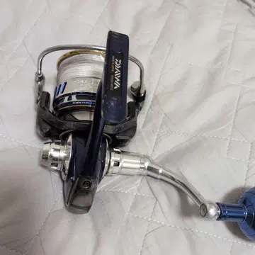 DAIWA 스피닝 릴 파랑/블랙