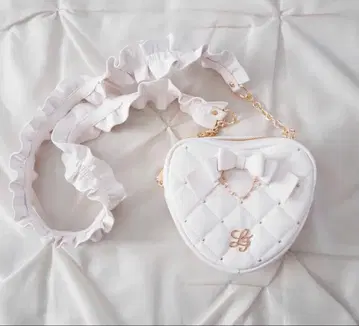 lafary 퀼팅 하트 숄더 화이트