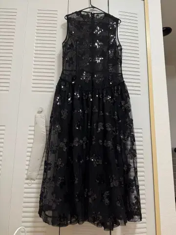 시몬 로샤 블랙 꽃무늬 자수 롱 드레스