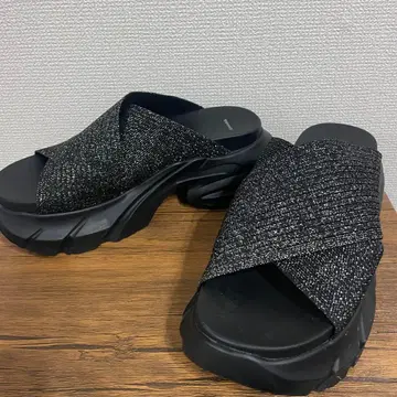 JEANASIS 크로스 스트랩 샌들 L 블랙 통굽