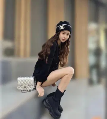 스즈키 아미 블랙 통굽 니트 숏부츠 M 사이즈