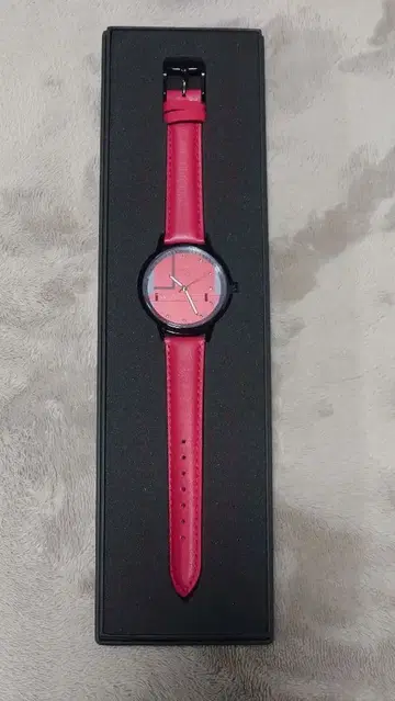 리코리스 코일 손목시계 니시키기 치사토