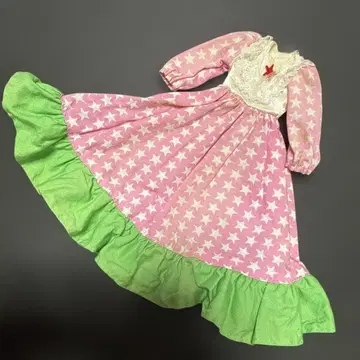 리카짱? 2대 원피스 쇼와 레트로 아웃핏