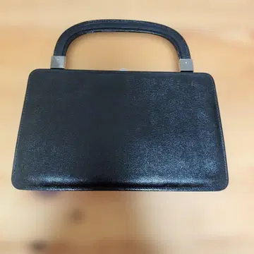 WAKO 가죽 클러치백