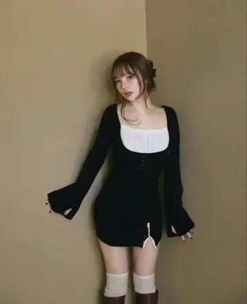 Poppy 레이스 미니 드레스 앤메리