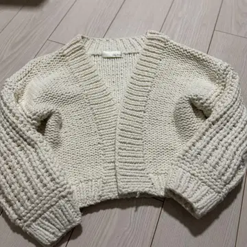 Lily Brown 아이보리 니트 가디건