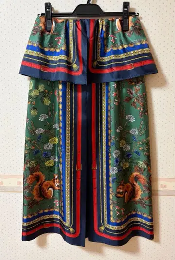 MUVEIL 스카프 패턴 스커트 리스