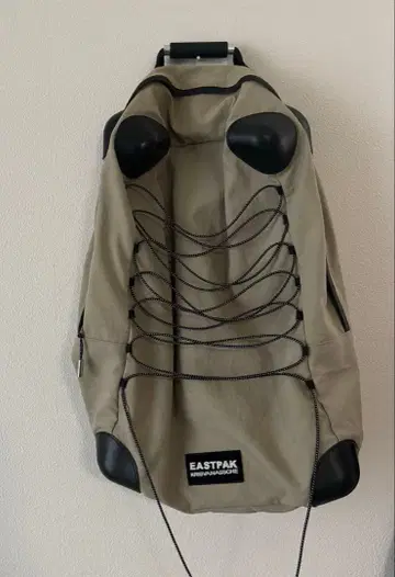 크리스 반 아쉬 x 이스트팩 백팩