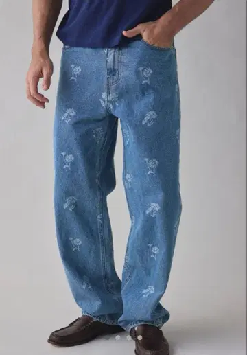 URBAN OUTFITTERS 배기 데님 청바지