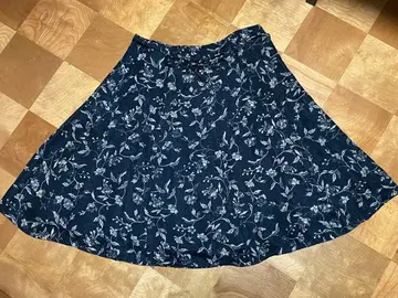 Lois Crayon 네이비 플라워 프린트 플레어 스커트