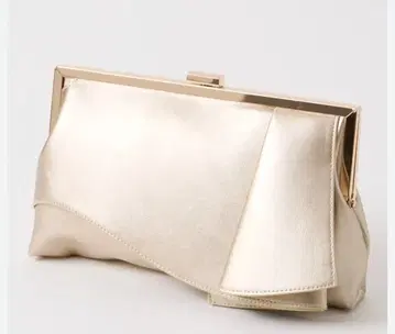 AIMER 에메 골드 클러치백