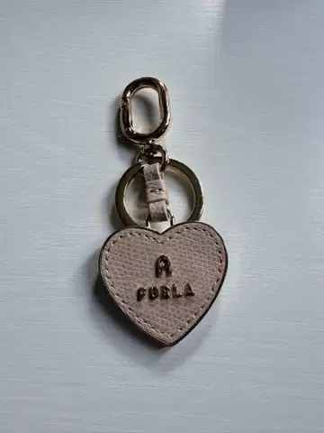 FURLA 하트형 키링 베이지