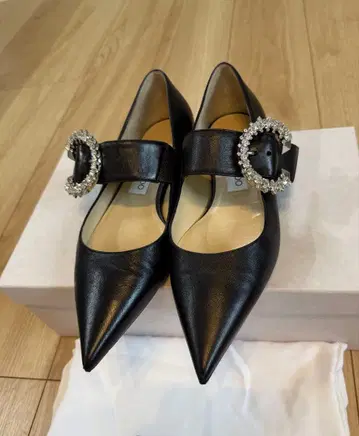 지미추 멜바 발레리나 37.5