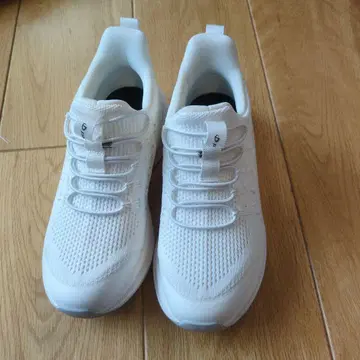 파이텐 METAX 화이트 스니커즈 스케쳐스 좋아하는 분들에게도