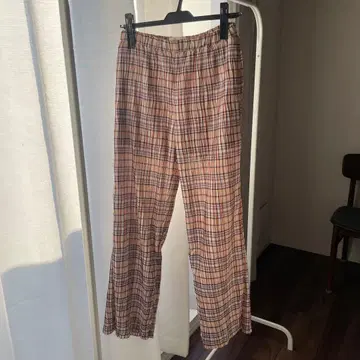 BELPER 체크 플리츠 팬츠