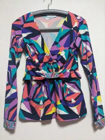 새상품급 에밀리오 푸치 Emilio pucci 티셔츠 상의 사이즈 S