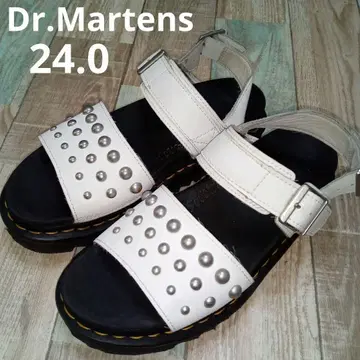 닥터마틴 24.0 샌들 화이트 스터드