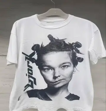 새상품 T셔츠 고급 코튼 남녀 공용 비요크 화이트 L-XL 인기 디자인